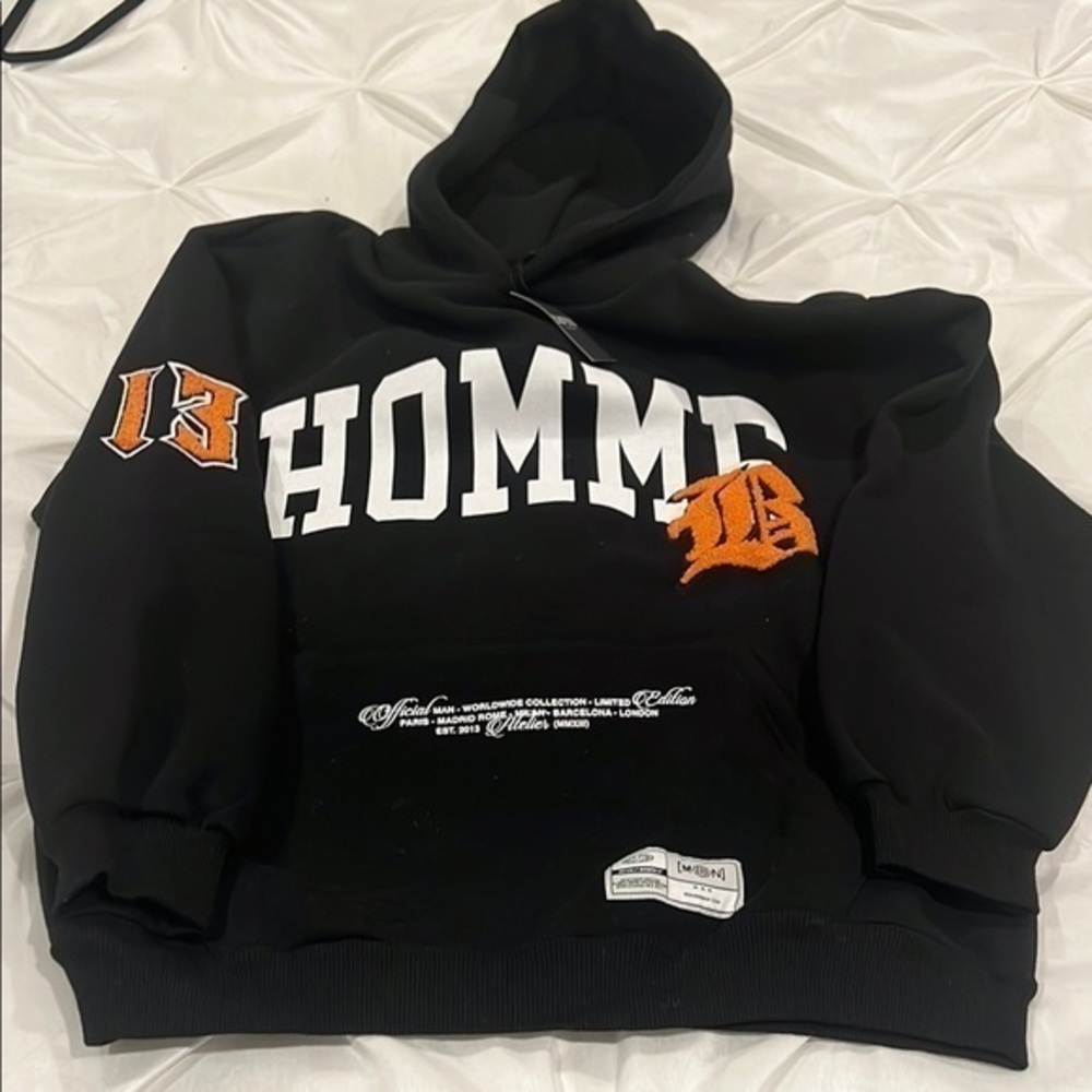Boohoo Black MAN Hoodie with White Details size S